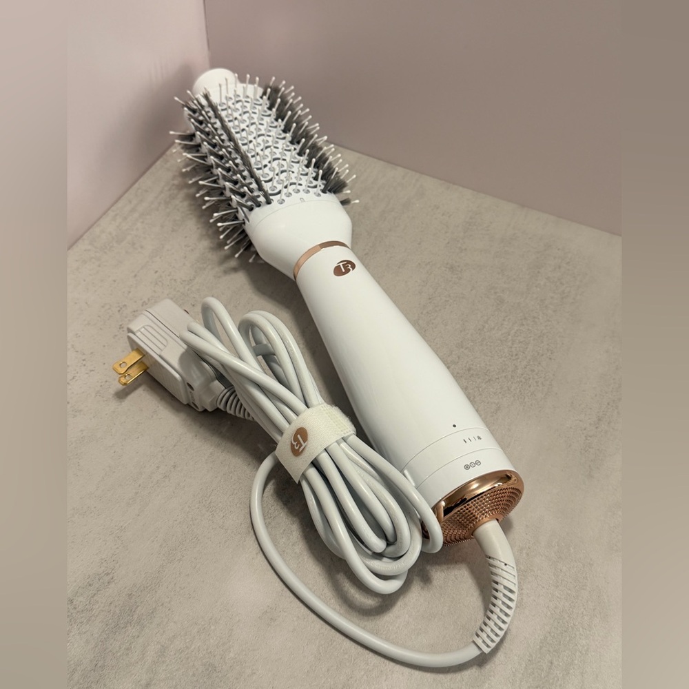 T3 Micro AIREBRUSH Blow Dry Brush (oval) - Like New